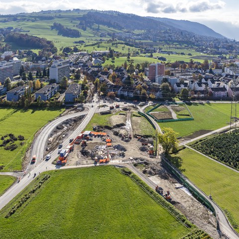 Hier kommt die neue Fussgänger- und Velobrücke Inwil zu stehen