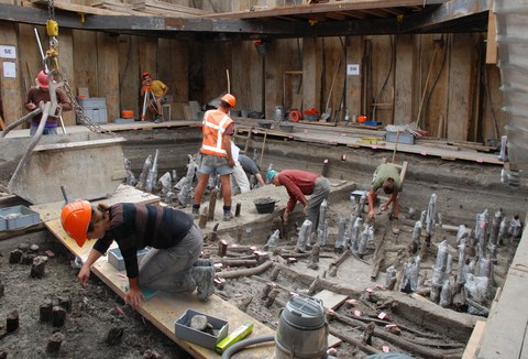 Foto 1: Ausgrabungsarbeiten