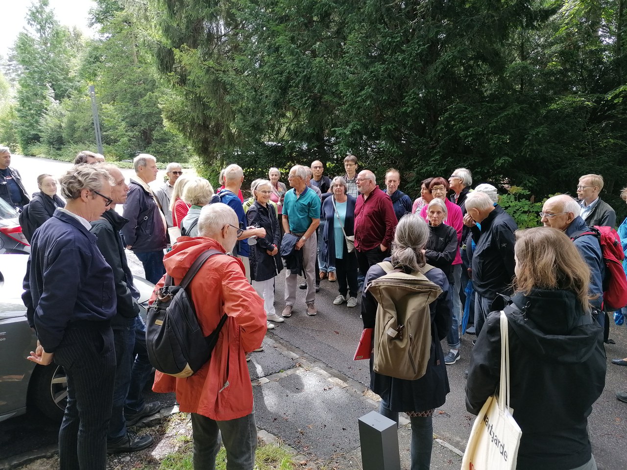Gruppe beim Parkeingang Bad Schönbrunn