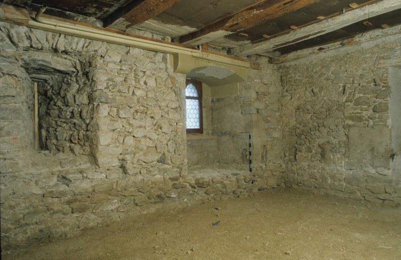 Raum im Schloss St. Andreas, Steinmauern