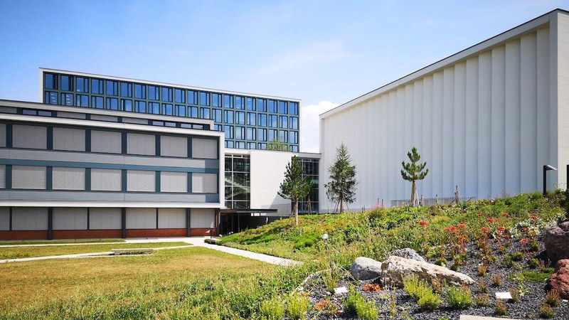 Die Kantonsschule Menzingen ist stolz auf ihre Schüler. (Bild: woz)