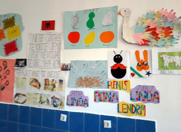 aus einem Schulzimmer in Gjilan