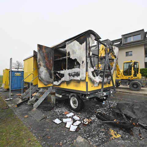 MM167_ZUPOSTA_Hünenberg_Baustellenwagen vollständig ausgebrannt_Bild 3.jpg