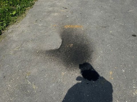 Spuren eines rauchenden Lieferwagens