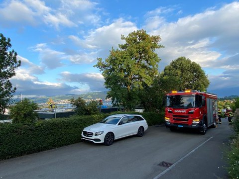 Flammen auf einem Flachdach_Bild 1.jpg