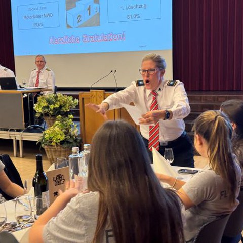 Sanität in Feierlaune...