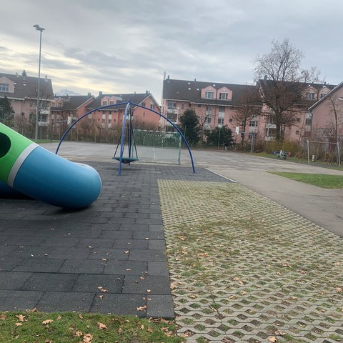Spielplatz Schulhaus Kemmatten