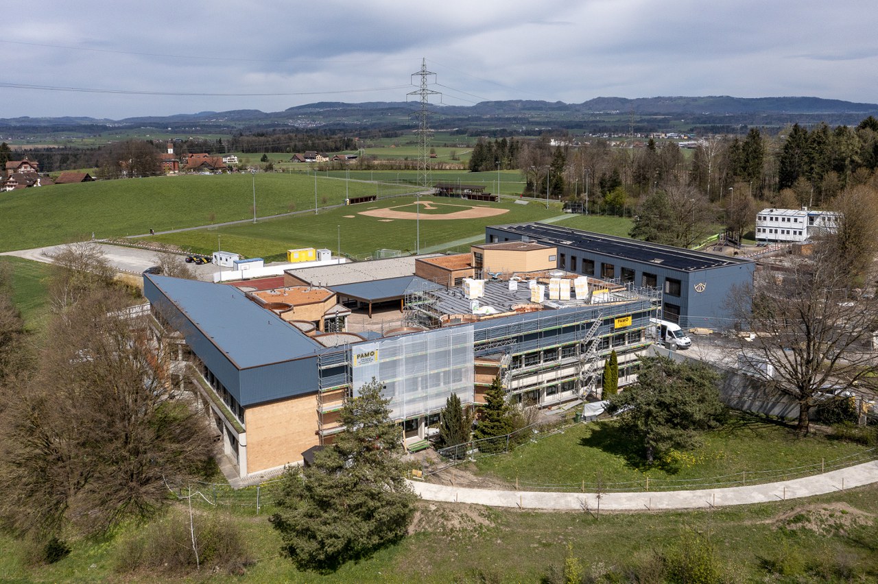 Schulhaus Rony, April 2021