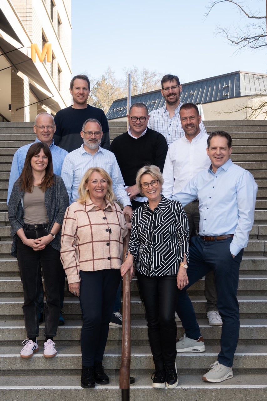 Team Bau und Planung (v.l.o.n.r.u. Patrik Villiger, Michael Meier, Roger Marty, Donato Andrianello, Jean-Claude Wenger, Dominik Barmet, Alessandra Silla, Anita Monteleone, Monika Bergamin und Urban Sigrist)