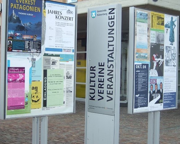 Kulturplakatwand beim Zythus in Hünenberg See