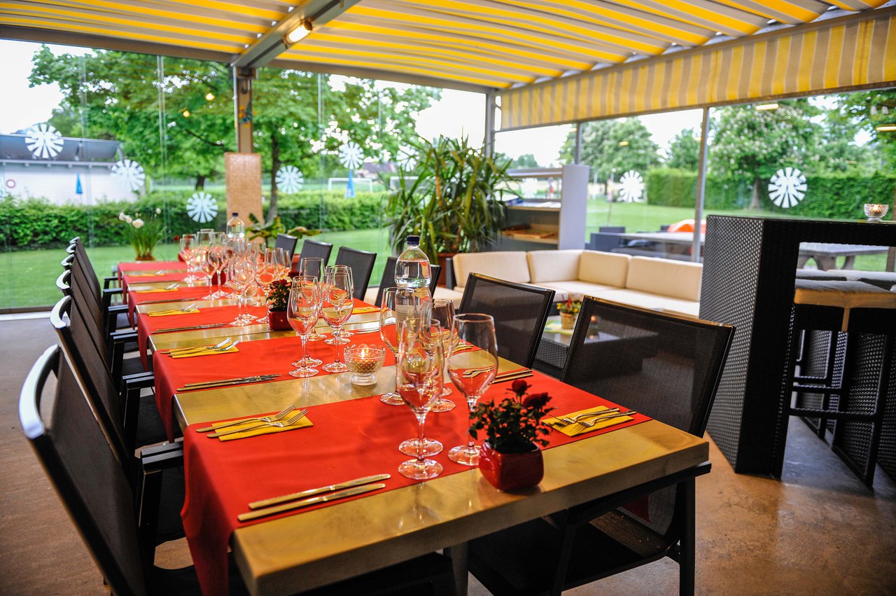 gedeckter Tisch Badi