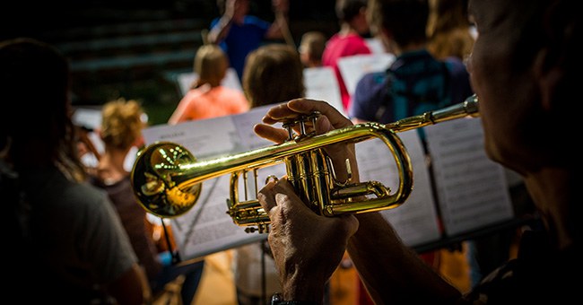 Detailaufnahme vom Orchester Menzingen