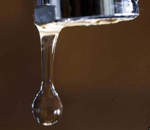Zuger Wasserversorger rufen zum sparsamen Umgang mit Trinkwasser auf