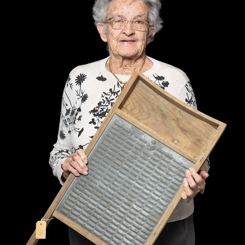 Margritha Duss-Herzog, Waschbrett, ZGRi-01881 (Bild: Gabi Vogt)  , 