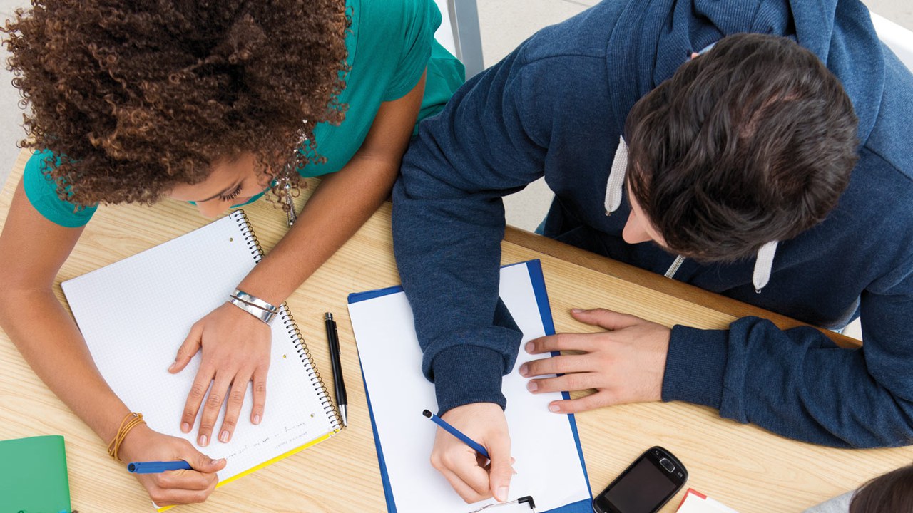 Die Schule Steinhausen bietet Hilfe bei den Hausaufgaben.