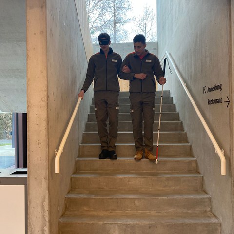 Bild 2: Menschen mit Beeinträchtigung