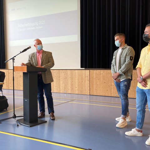 Gemeinderat Bosshart bei der Würdigung