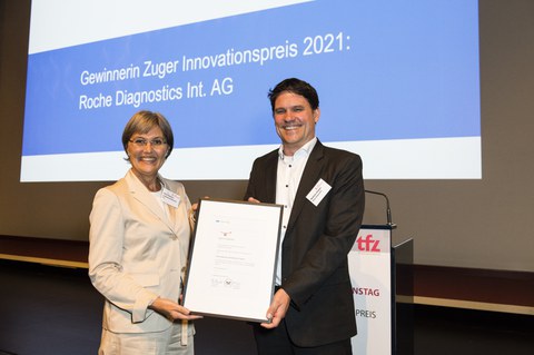 Der Zuger Innovationspreis 2021 geht an Roche Diagnostics International AG in Rotkreuz