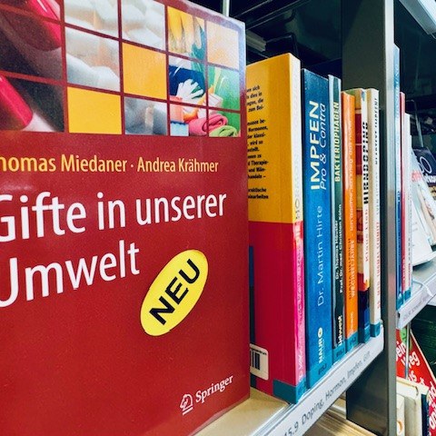 Sachbücher VA-IDPA Mediathek_Umweltgifte.jpg