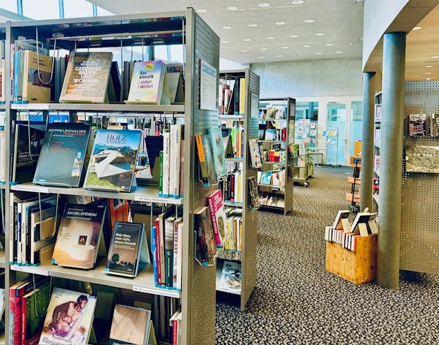 Sachbücher für VA-IDPA Mediathek, Buchregale