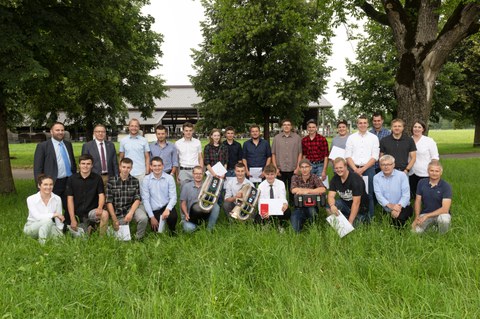 Absolvierende Grundbildung mit Lehrpersonen